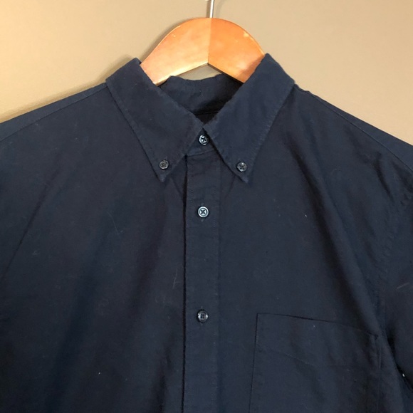 Uniqlo slim fit navy button down - Picture 6 of 10